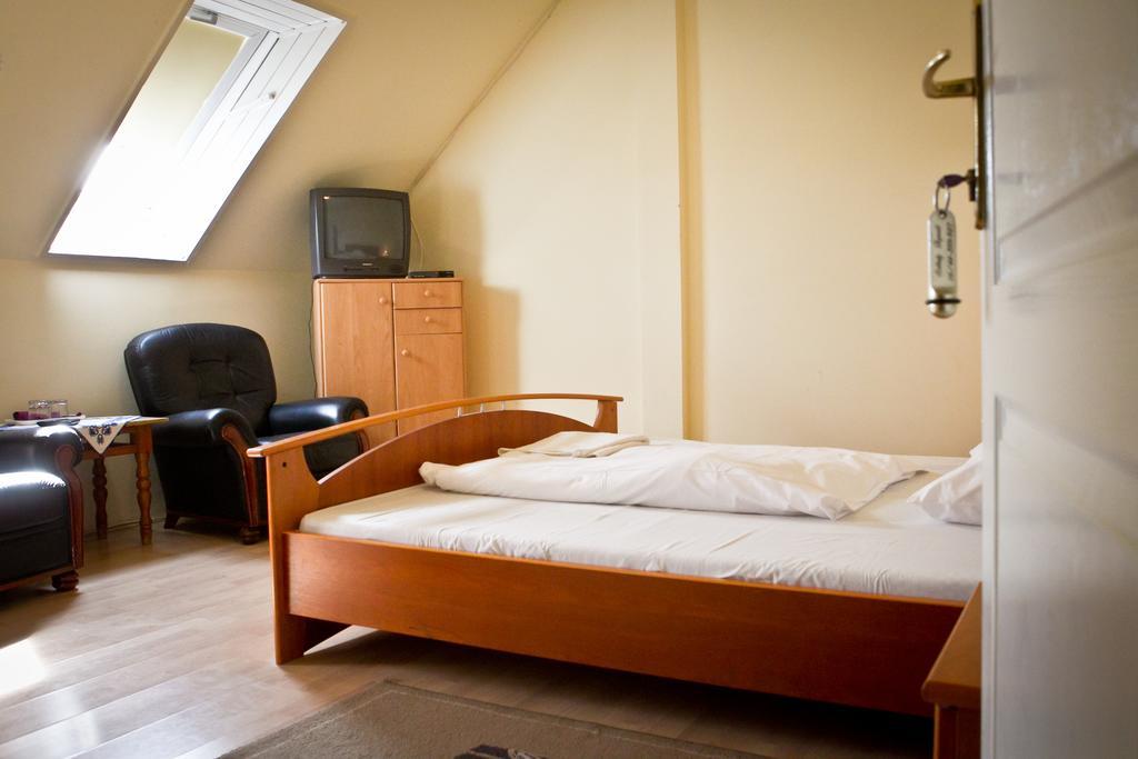 Bed and Breakfast Szekely Fogado à Tunyogmatolcs Chambre photo