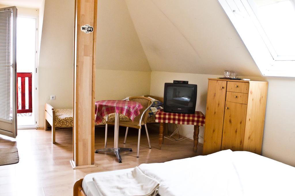 Bed and Breakfast Szekely Fogado à Tunyogmatolcs Chambre photo